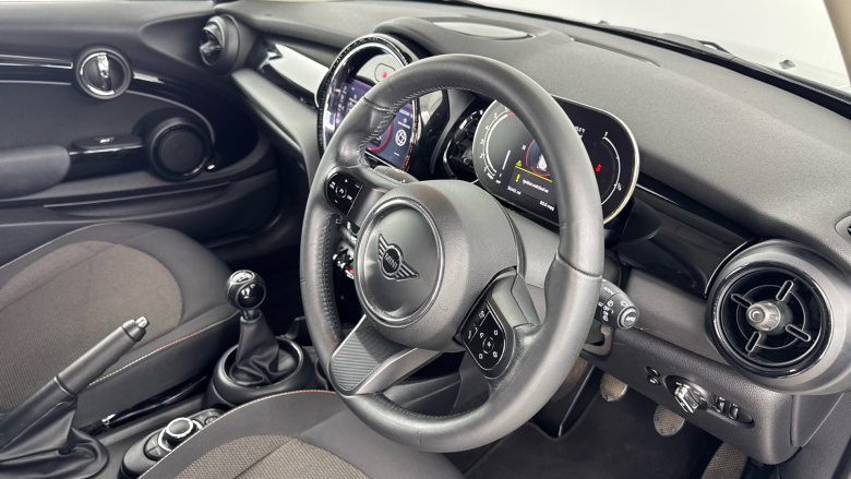 MINI Hatchback 1.5 Cooper Classic 3dr Petrol Hatchback